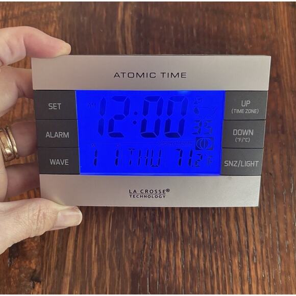 617-1280 La Crosse Technology Atomic Digital Alarm Clock with Backlight - Picture 5 of 6